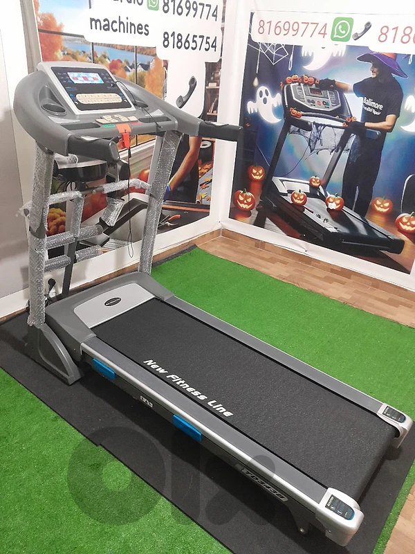 fitness treadmill 2,5hp motor , vibration massage ,automatic anicline