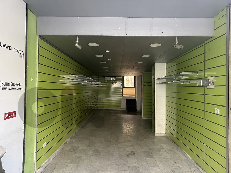 GM742RAJ Shop for rent in Jdeideh - محل للإيجار في الجديدة