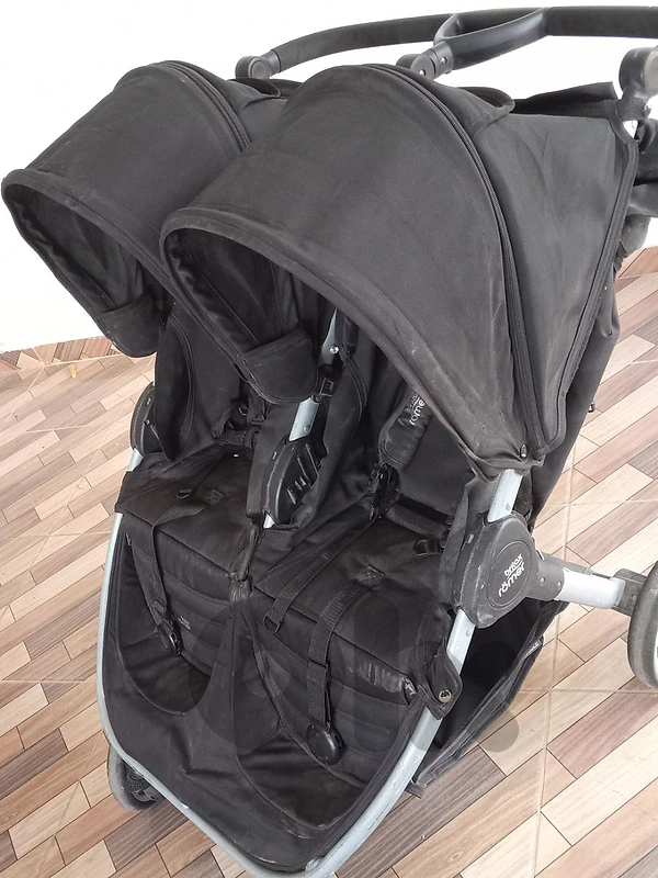 عرباية  اطفال عرباية مجوز ماركة عالمية أوروبيه Britax  Römer