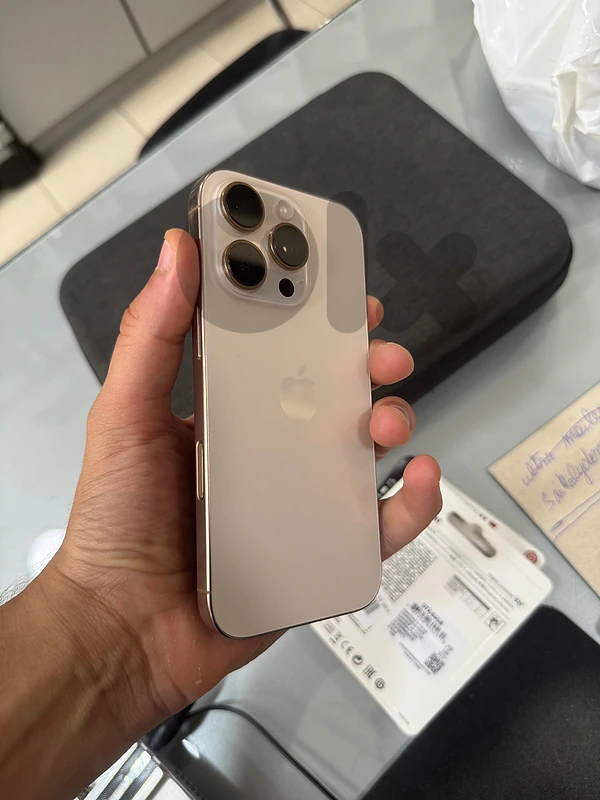 iPhone 16 pro 256GB used like new iPhone 16 pro 256GB used like new