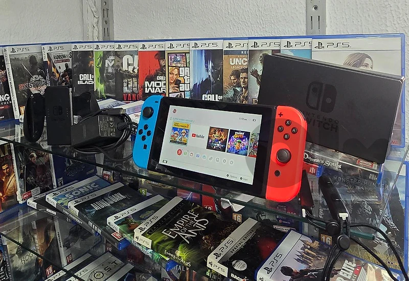 Nintendo switch used like new !
