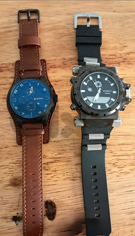 2 Men's Watches - Needs Batteries 2 Men's Watches - Needs Batteries