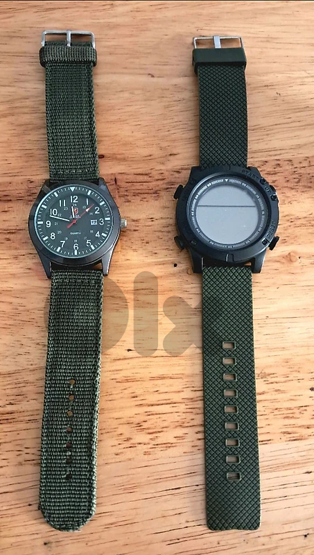 2x Green Outdoor Watches 2x Green Outdoor Watches