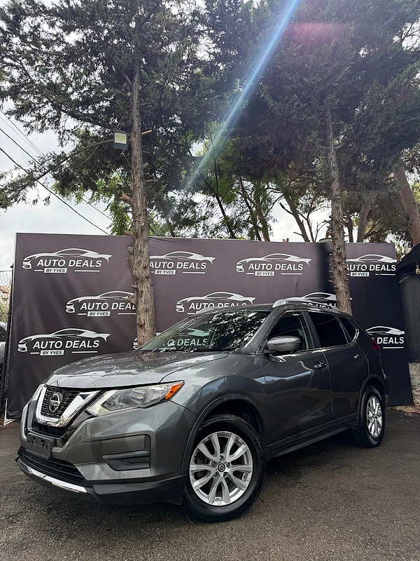Nissan Rogue 2018 sv Nissan Rogue 2018 sv