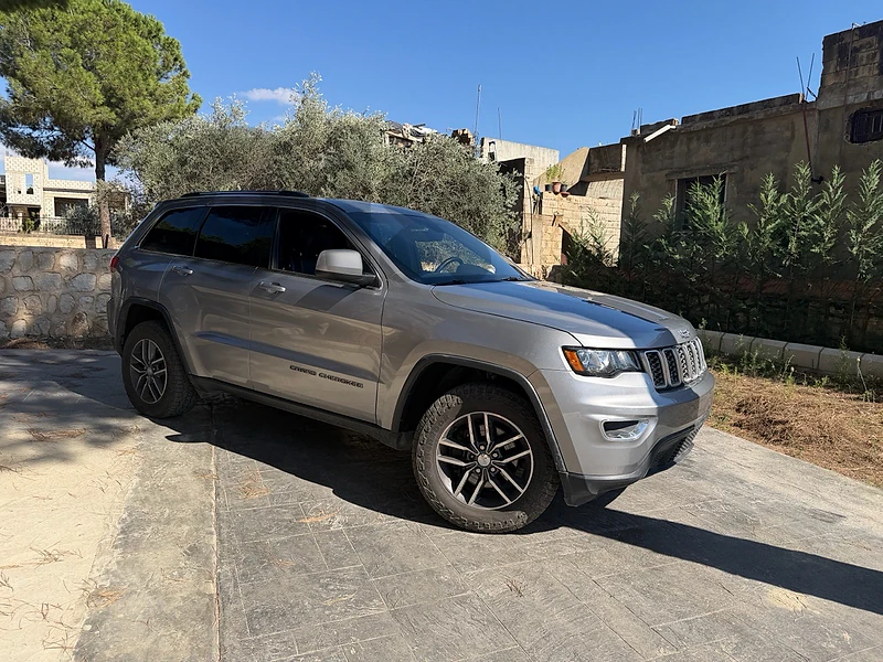 Jeep Cherokee 2018 laredo plus