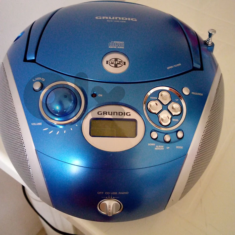 Radio/ CD/ USB grundic new