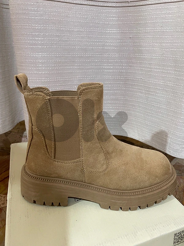 Beige ankle boot