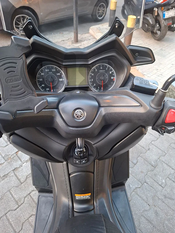 Yamaha Xmax 300