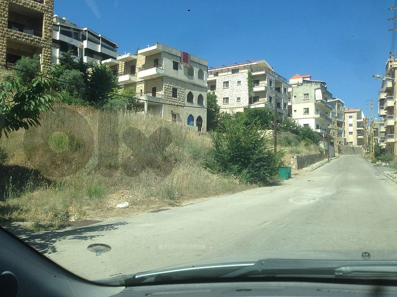 700m land zone 40/120 Resdntl 5 floors building Bhamdoun Mhatta AUST
