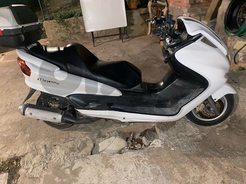 moto yamaha majesty 250cc