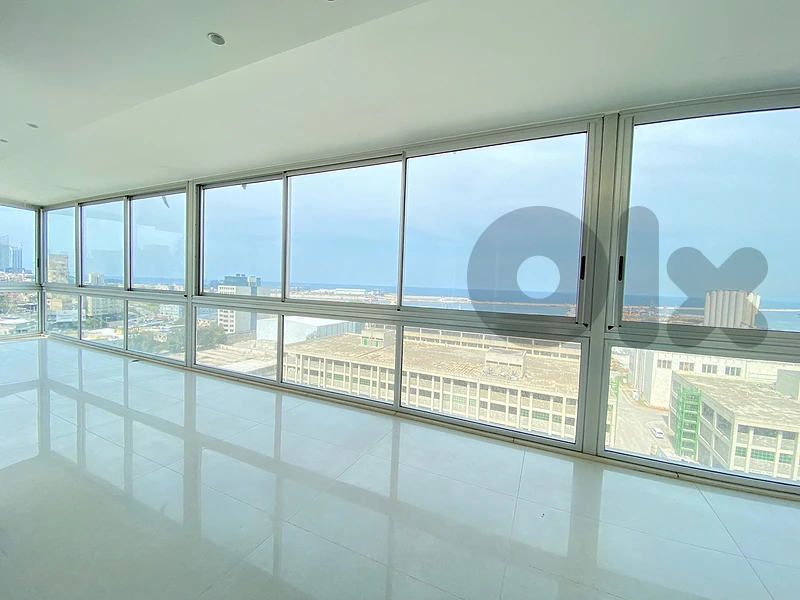 Beautiful large apart in saifi high end sea view