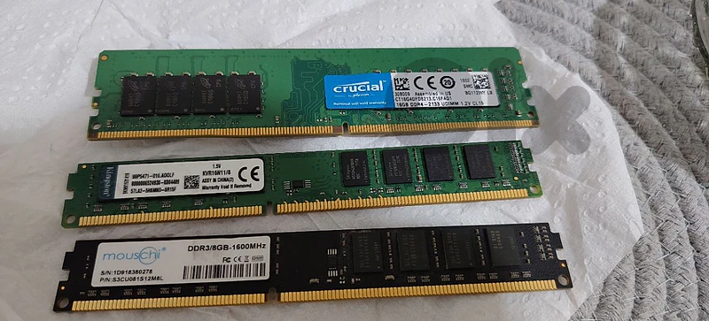 3x Desktop RAM Sticks Bundle - 16GB DDR4 & 12GB DDR3 Great Condition)