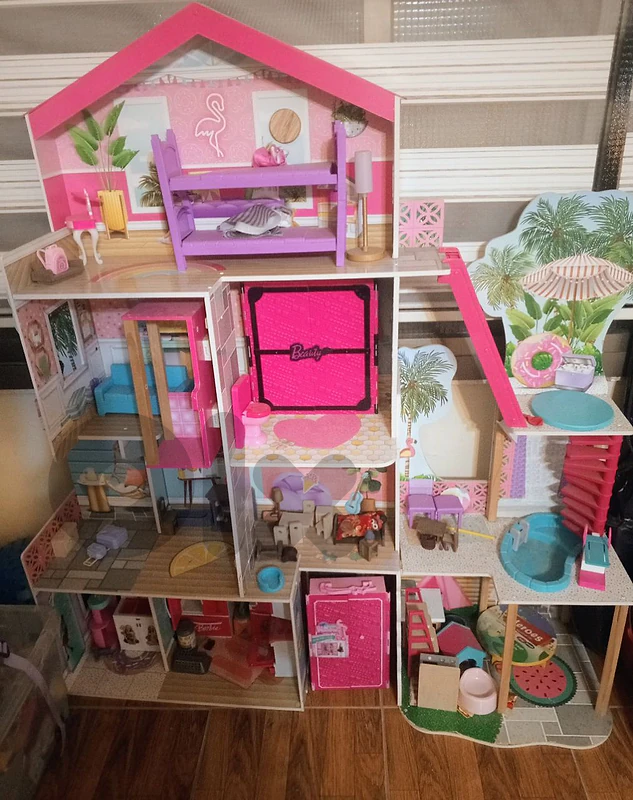 Doll House for sale