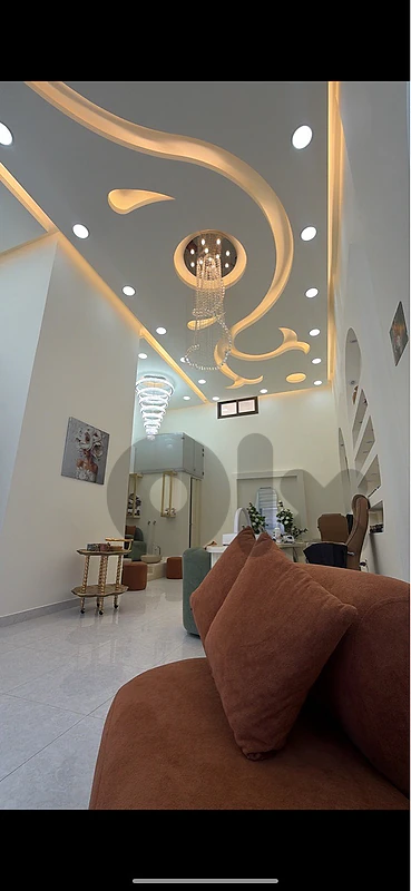 ثريات مودرن وفخمة للبيع