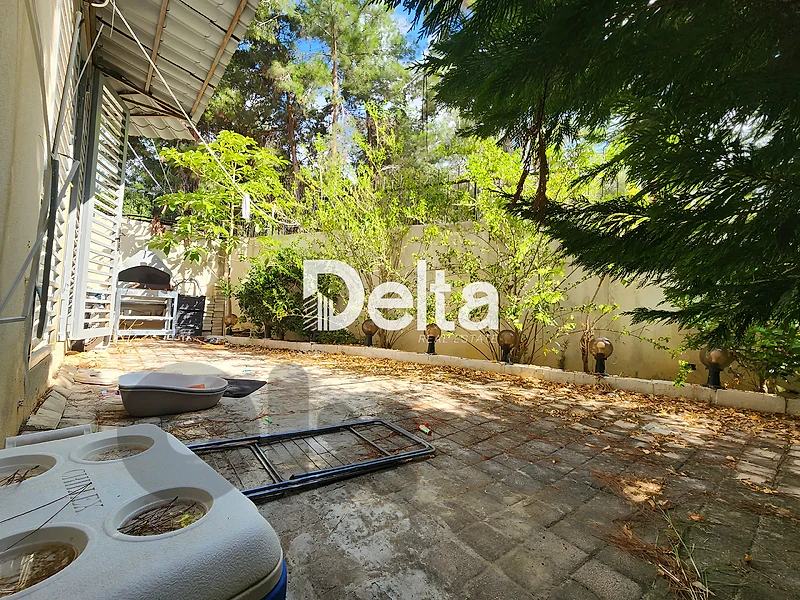 Apartment with Garden for Sale in Bchamoun, Aley  بشامون، عاليه