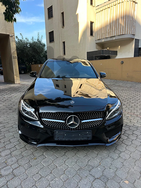Mercedes C 300 AMG-line 4matic 2017 black on black (clean carfax)