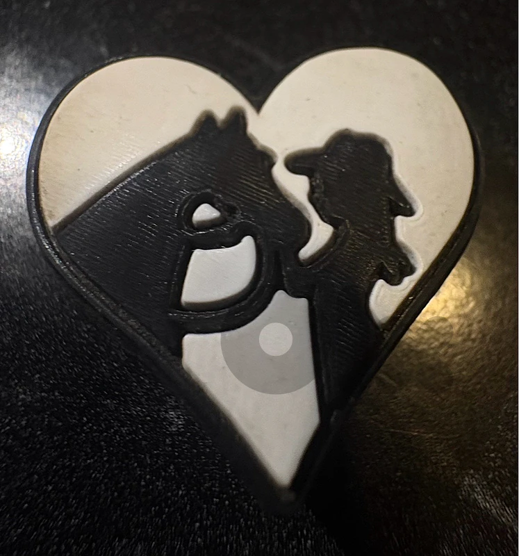 pin heart whit and black