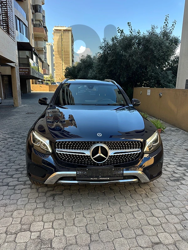 Mercedes GLC 300 4matic 2019 dark blue (clean carfax-76k miles)