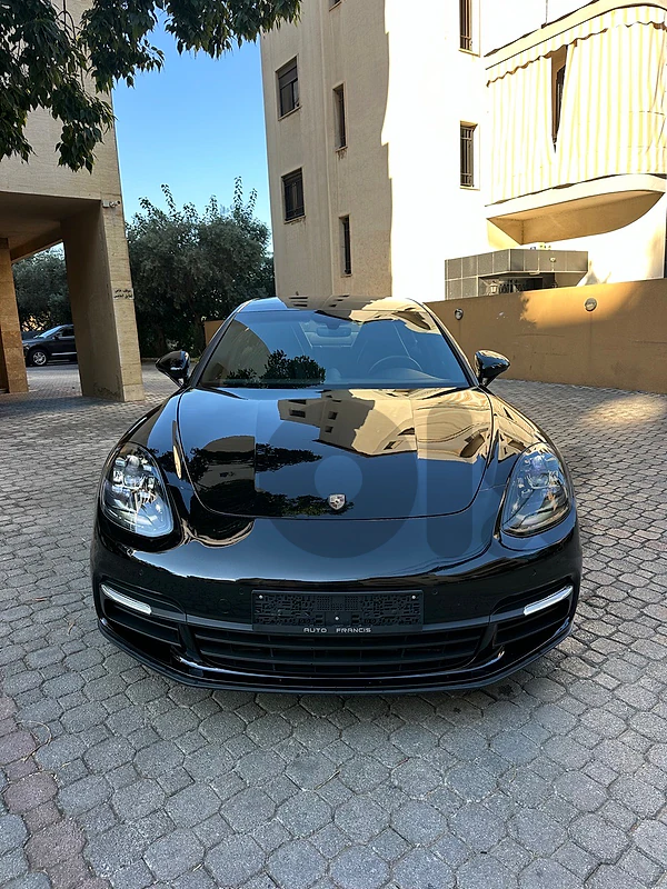 Porsche Panamera 4 2018 black on black (clean carfax-45000 miles)