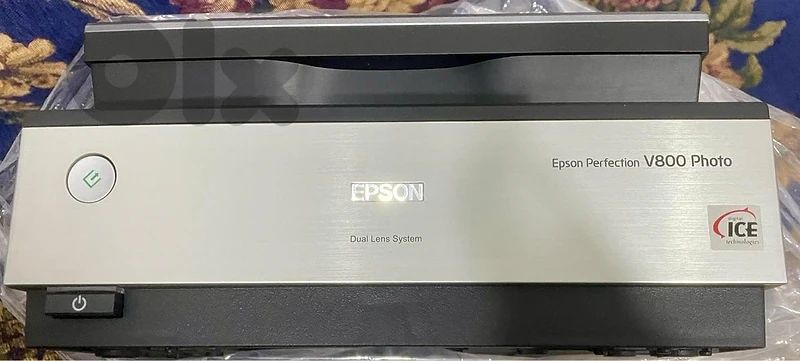 Professional scanner Epson v800, + accessories(negative holders)