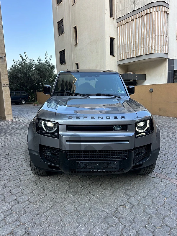 Land Rover Defender P 400 HSE 2020 gray on black (clean carfax)