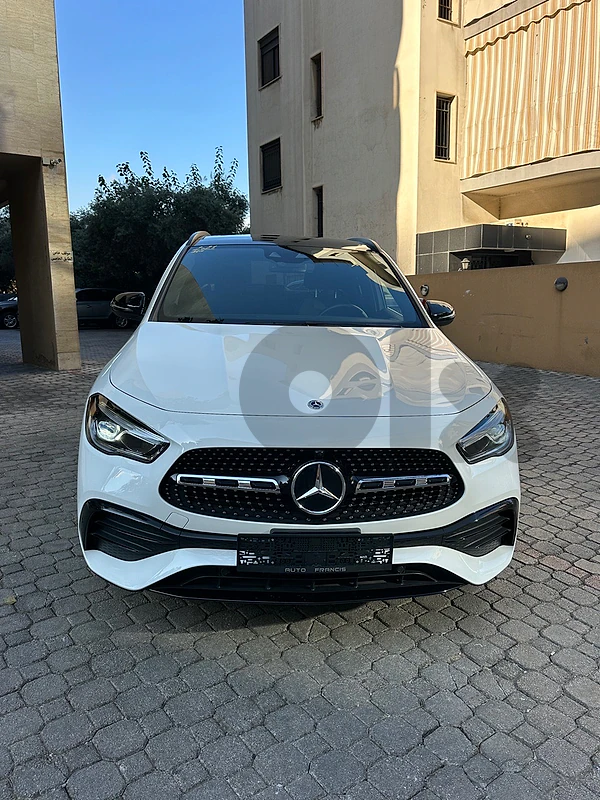 Mercedes GLA 250 AMG-line 4matic 2021 white (clean carfax-41k miles)