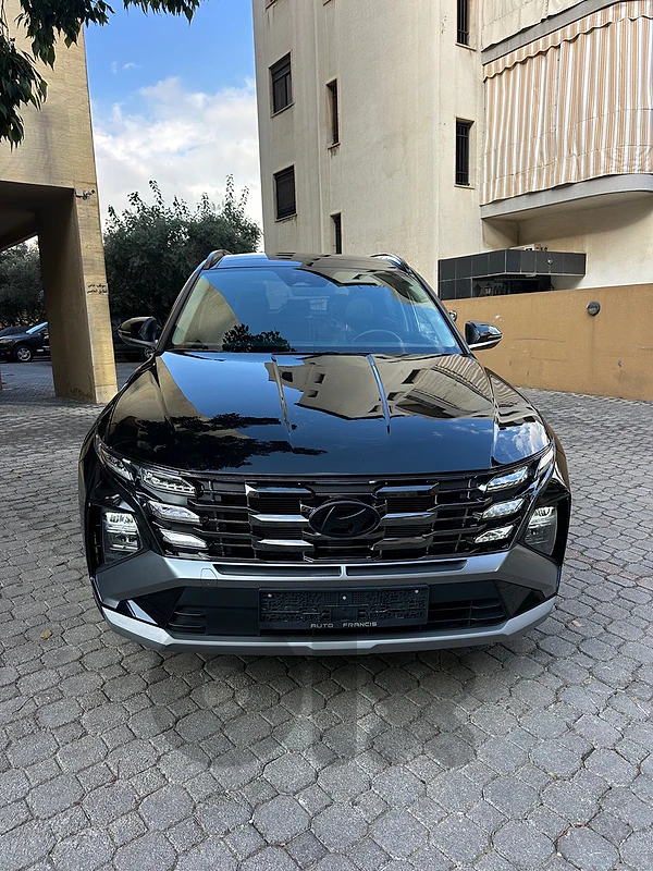 Hyundai Tucson 2.5 L AWD 2025 black on black (5000 km)