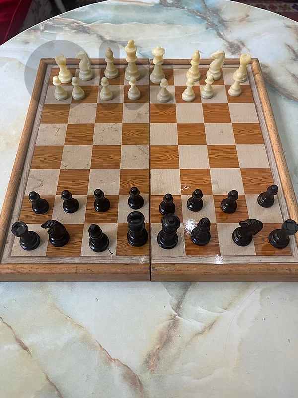 Jeu 2-en-1 Coffret Pliable en Bois : Échecs & Backgammon (Tawla)