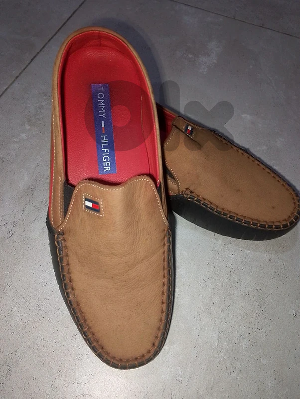 2 Tommy hilfiger shoes