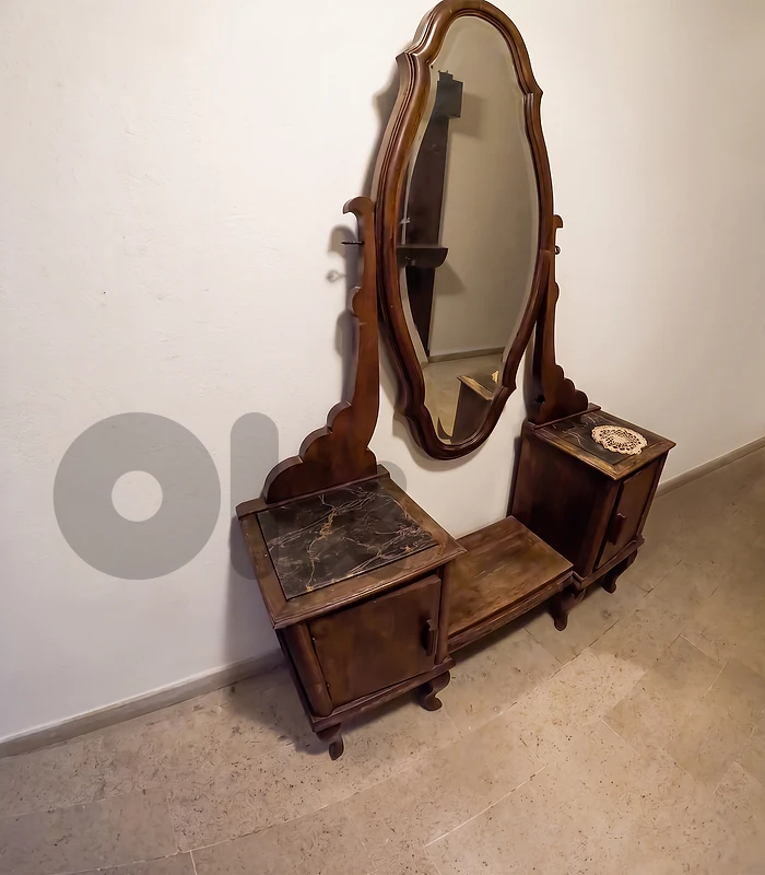 Antique walnut dressing table