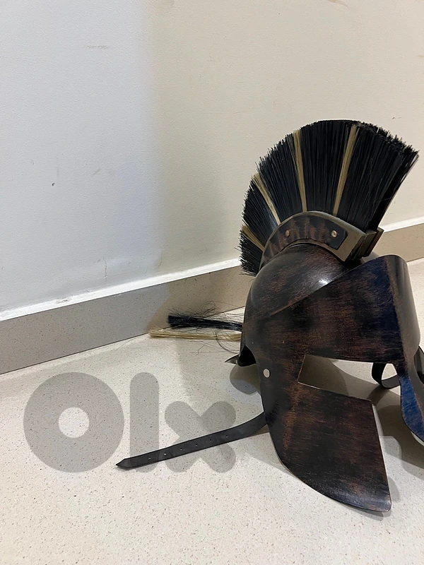🏛️ Ancient Greek Helmet – Decorative Collectible