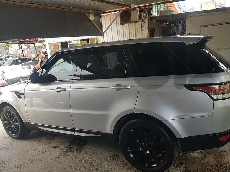 Range Rover Sport 2016 HSE super charge V6 . Excellent condition