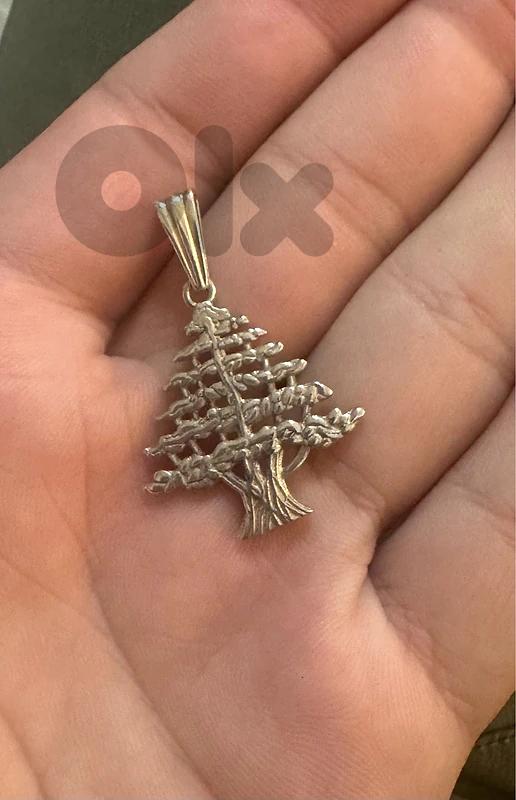 like new cedar lebanon silver 925 6 gram last price 20$