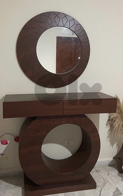 console brown
