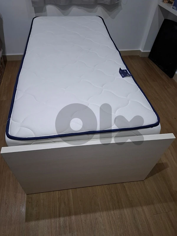 Double Sleeping Bed with Mattress