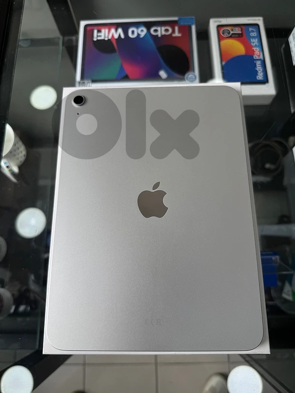 iPad 11 128GB used like new
