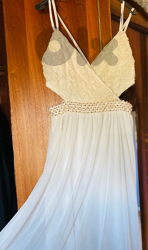 Elegant off-white dress🤍