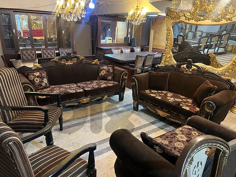 صالون ٥ قطع بحالة جديدة