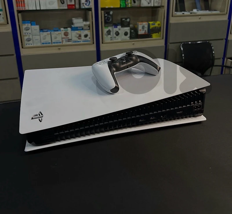 ps5 fat 1tb and accesories