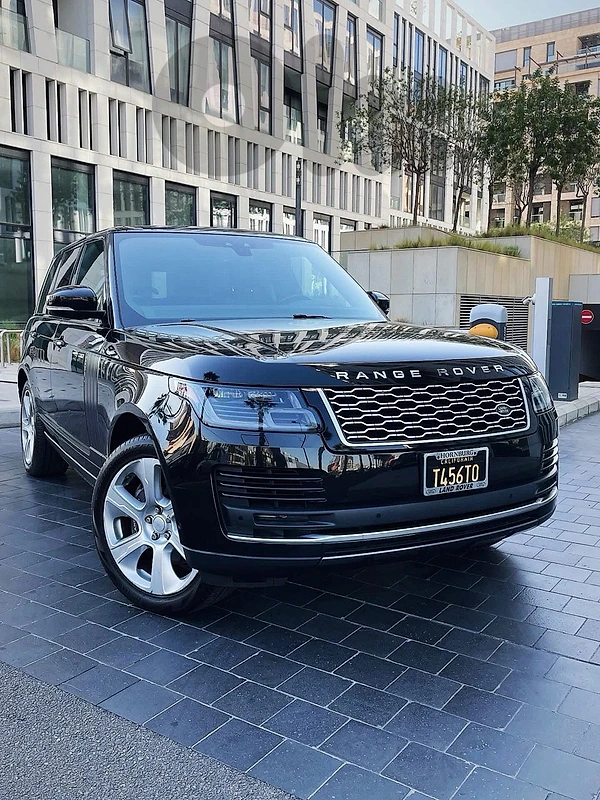 Range Rover Vogue 2019 V8 5.0L Dynamic Supercharged ( Clean Carfax )