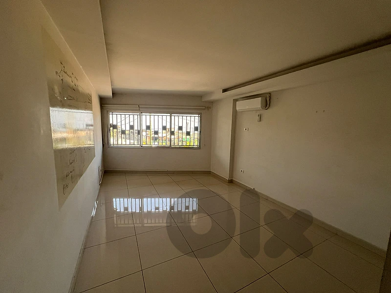 RWK325RM - Office for Rent in a Prime Location in Jeita
