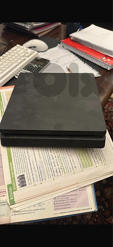ps4 barely used not opened and works pefectly fine