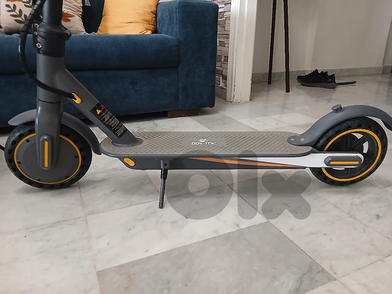 BMW 1-Series 2026 v8 e scooter