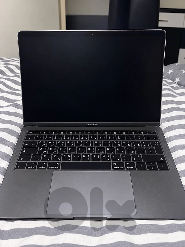 MacBook Pro 13” (2017) 256gb Space Gray