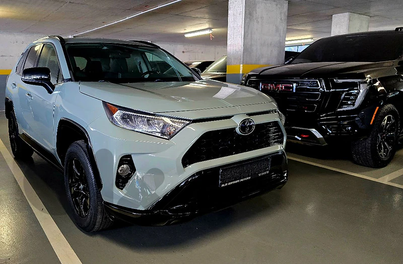 RAV 4 [4×4] XLE [57000miles]