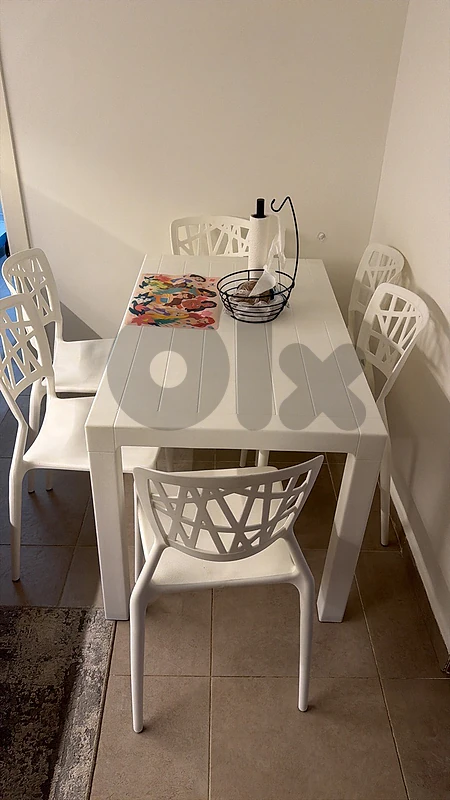 dinning table with chairs