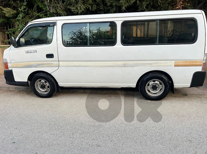 فان نيسان اورفان ٢٠١٠ بعدو اجنبي للتواصل 71039143