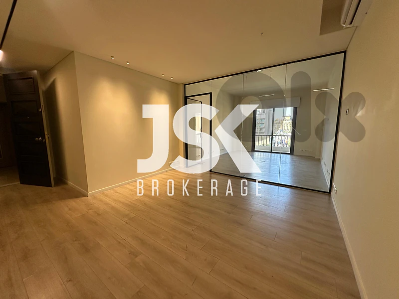 L22789 Office For Rent in Saifi, Beirut