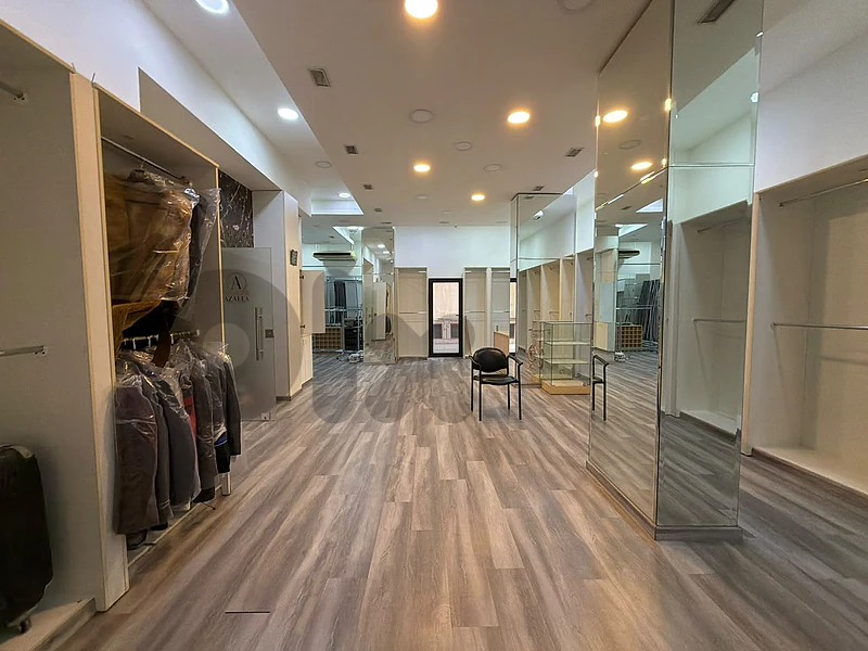 Prime Commercial Property for Rentفرصة تجارية مميزة للايجار