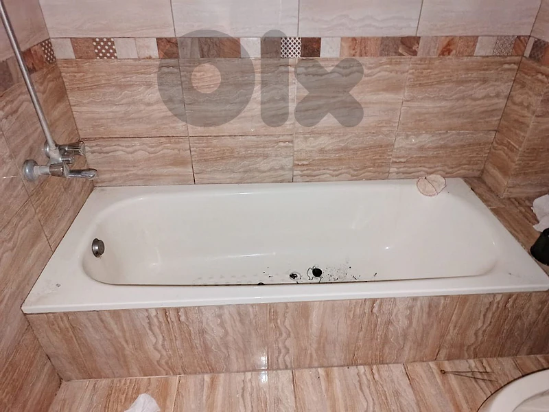 بانيو حمام    Bath tub